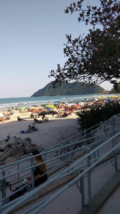 Apto Praia Do Tombo Guarujá Esterno foto